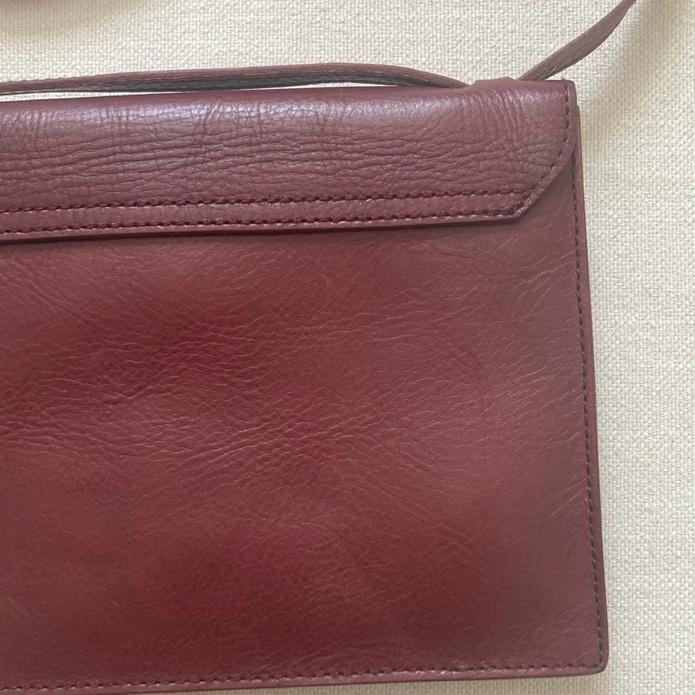 MADEWELL | The Slim Convertible Bag - Cabernet - Picture 9 of 16